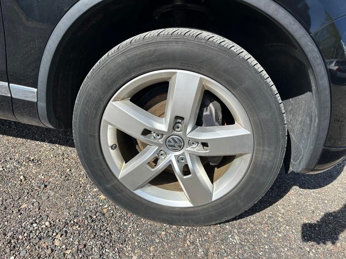 2013 volkswagen touareg vr6-lux with 164287 miles for sale near elk-river, minnesota 1b1f6e5aff1242d3a51a5b0acae3a520.jpeg