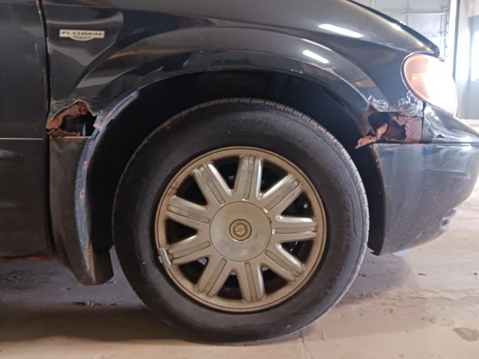 2004 chrysler town-&-country touring with 243225 miles for sale near elk-river, minnesota 1b44428ae08d46578dd13183b05e60b5.jpg
