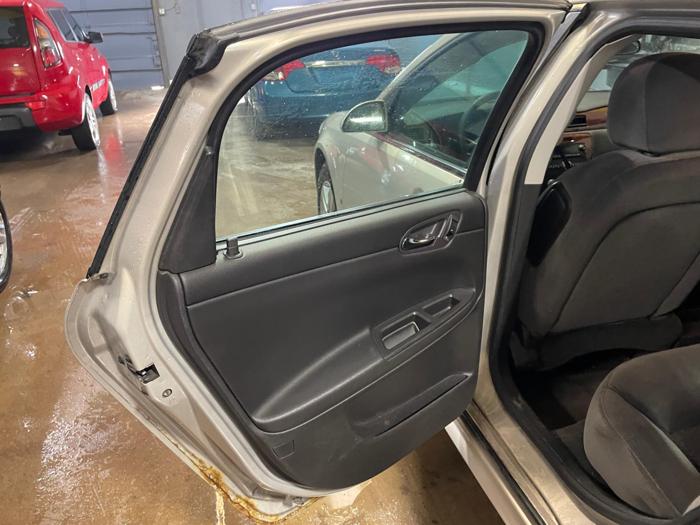 2009 chevrolet impala ls with 178470 miles for sale near elk-river, minnesota 1b74678b5064418d883e5b17fe51e55d.jpg