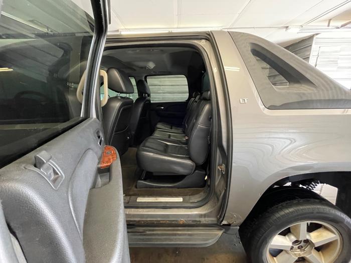 2008 chevrolet avalanche ls-4wd with 219447 miles for sale near elk-river, minnesota 1bb136abe3d04a5992924f064f69a10b.jpeg