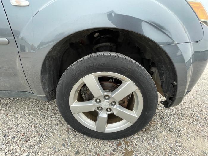 2007 mitsubishi outlander xls-4wd with 170169 miles for sale near elk-river, minnesota 1bbbd3b3a88e4f5ea98f707d1205f8b8.jpeg