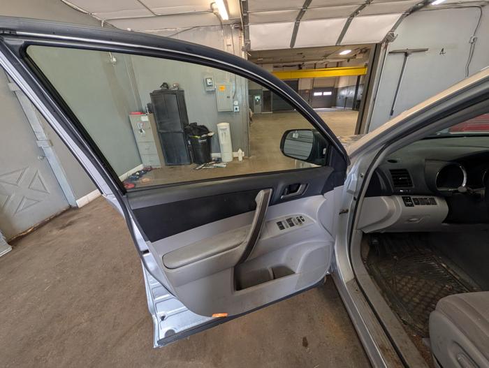 2008 toyota highlander sport-4wd with 226709 miles for sale near elk-river, minnesota 1c7cdc7ad9374cc1a3b4f2668f80fcdc.jpg