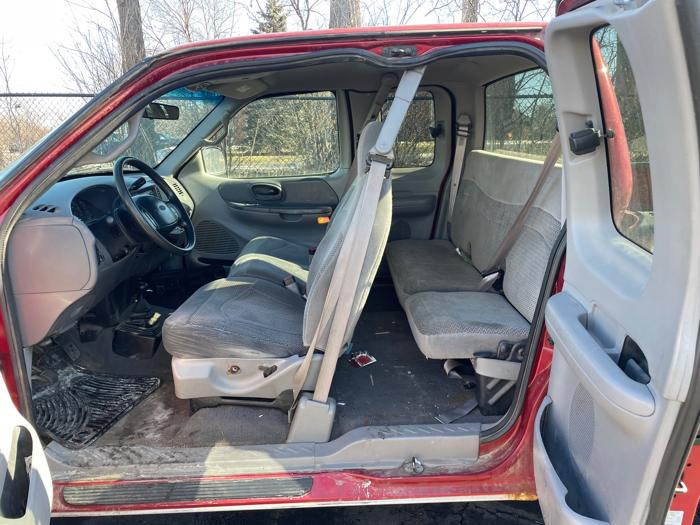 2000 ford f-150 xl with 198114 miles for sale near white-bear-lake, minnesota 1c7daeb405734efbbb8e96a0be50bae6.jpeg