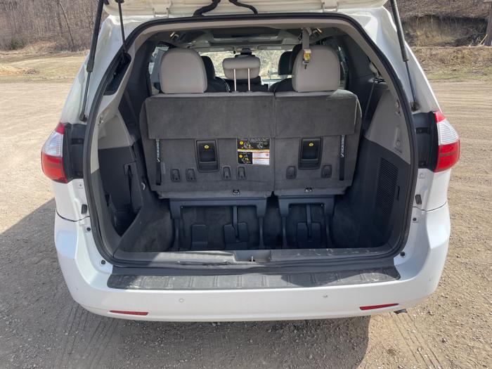 2018 toyota sienna limited-premium-7-passenger with 131954 miles for sale near jordan, minnesota 1ca1060f45a64df69724e2576b5eeec6.jpeg