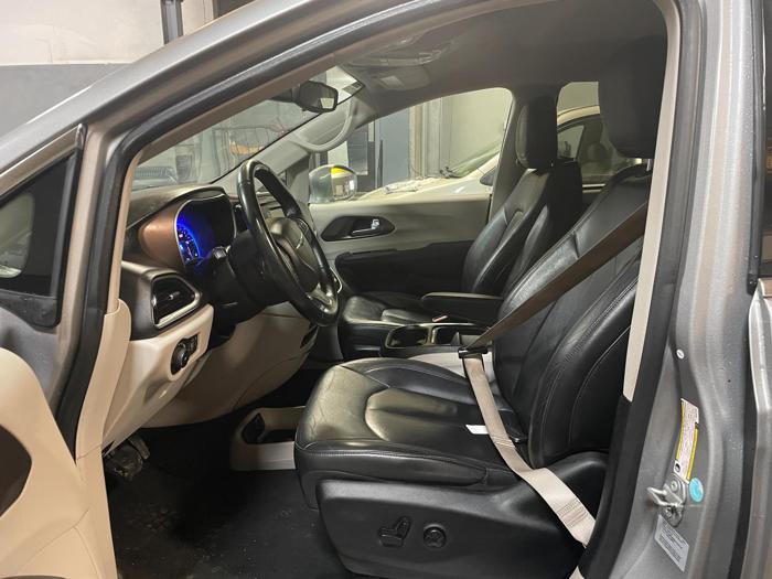 2017 chrysler pacifica touring-l with 146565 miles for sale near elk-river, minnesota 1ca978cb05b144ab8171eae4cad531dd.jpg