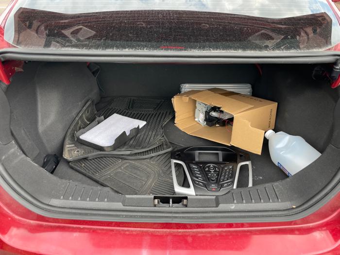 2014 ford focus se-sedan with 109384 miles for sale near burnsville, minnesota 1cc3586c56e444cc99fe8db6930074b8.jpeg