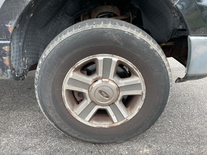 2006 ford f-150 fx4-supercab-5.5-ft-box with 123948 miles for sale near elk-river, minnesota 1cf8076bbc5e4e75bcd7166b8d8bd630.jpeg