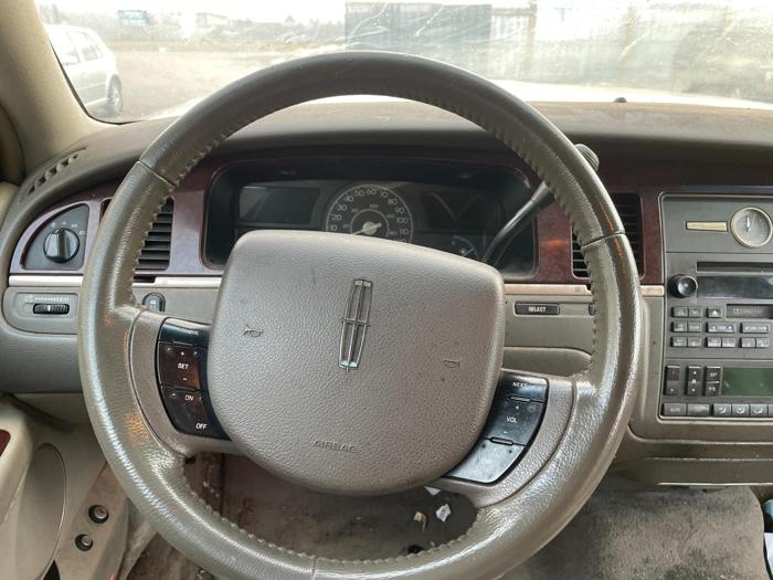 2005 lincoln town-car with 210142 miles for sale near elk-river, minnesota 1d0497807fb4487ca7e10fb71df76545.jpg
