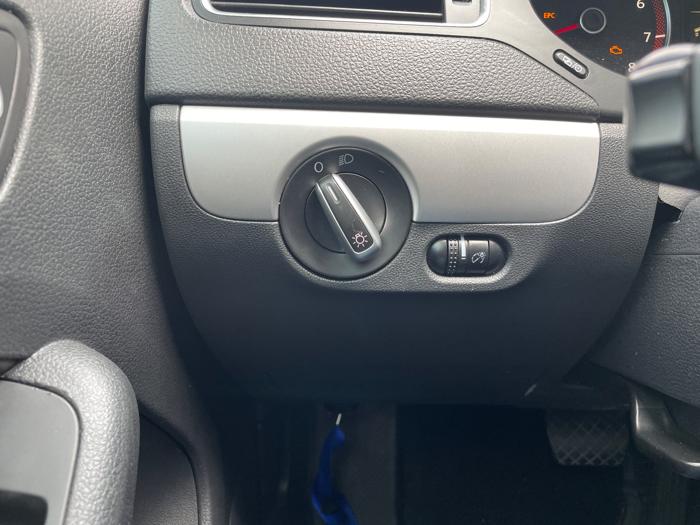 2013 volkswagen jetta se with 112084 miles for sale near burnsville, minnesota 1d17cc4d9f01436bb9fe1abd3267174d.jpeg