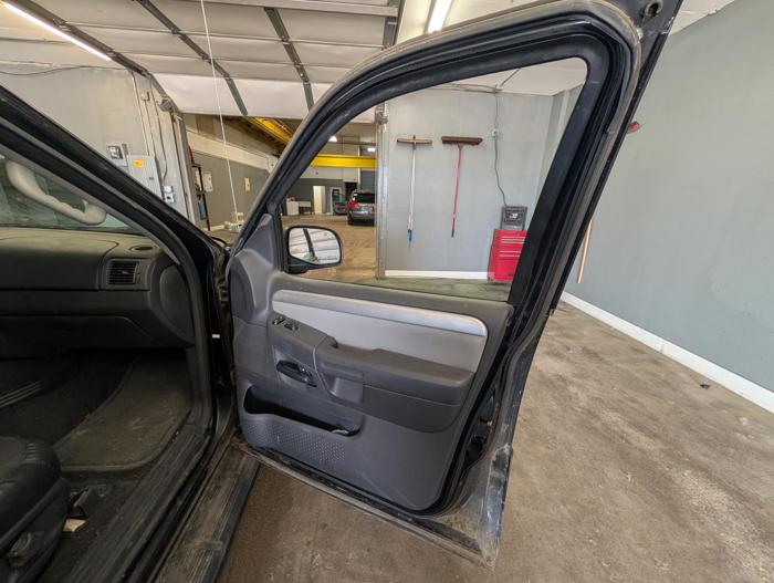 2004 mercury mountaineer convenience-4.0l-awd with 72086 miles for sale near elk-river, minnesota 1d303de99ca94da197ffab41cee68e53.jpg