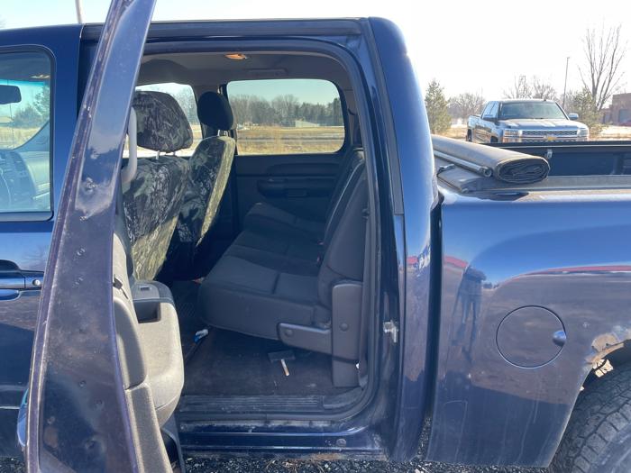 2011 chevrolet silverado-1500 lt-crew-cab-4wd with 242336 miles for sale near hastings, minnesota 1d4cc161b8a14b5ab17ecf2bd8910c05.jpeg