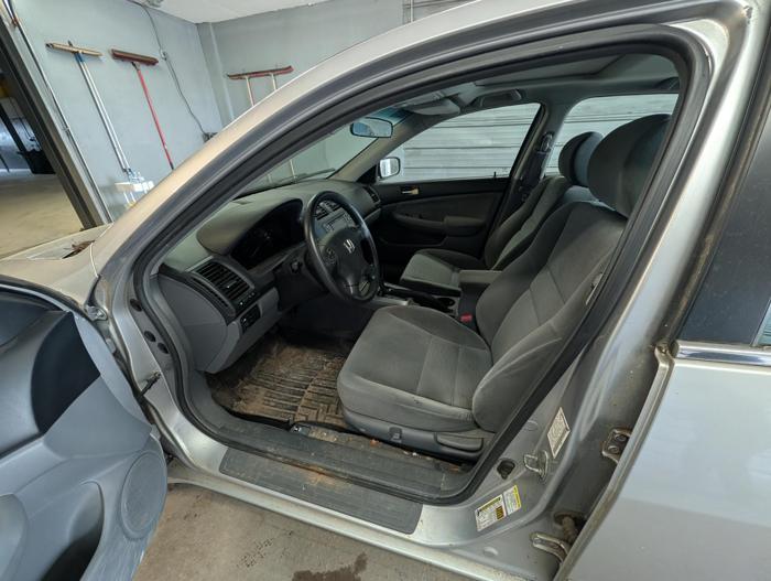 2006 honda accord ex-l-sedan-at with 209728 miles for sale near elk-river, minnesota 1d6562531d00459e9f75531f0f46b905.jpg