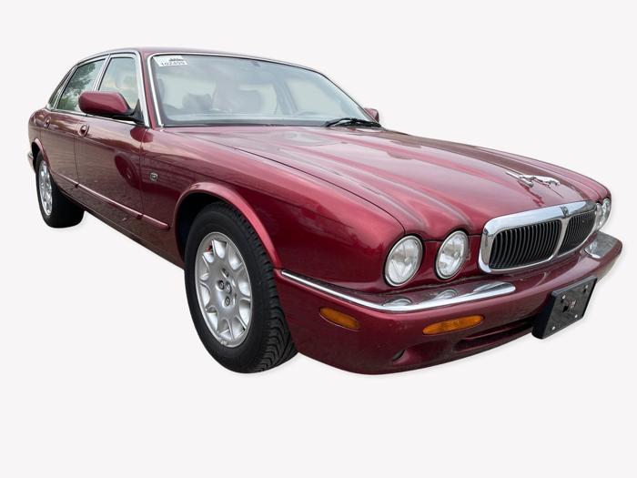 1998 jaguar xj-sedan xj8 with 122279 miles for sale near elk-river, minnesota 1d892851593242879707ad2972114f91.jpg