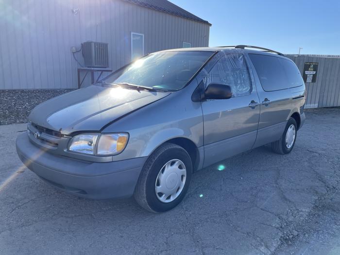 2000 toyota sienna le with 228134 miles for sale near elk-river, minnesota 1dd29e303ac44c62acf2d7065cf81399.jpg