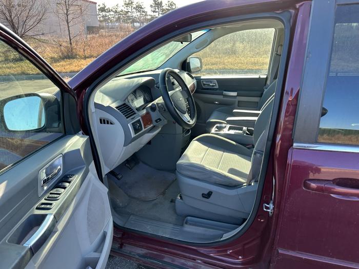 2008 chrysler town-&-country touring with 160232 miles for sale near elk-river, minnesota 1ddc0abcc4b94c20a94681e178b3e3f7.jpeg