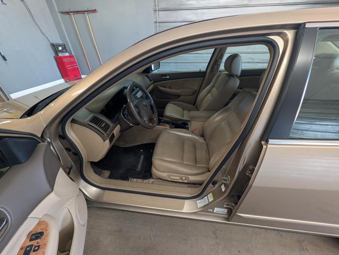 2003 honda accord with 206680 miles for sale near elk-river, minnesota 1e5602aac8d7439da3c425ca9e3323e7.jpg