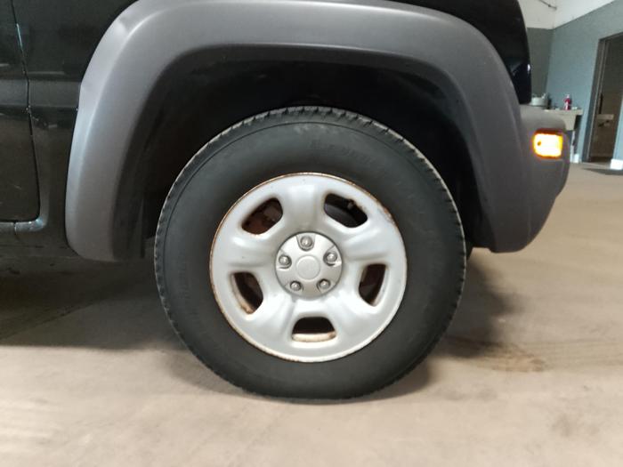 2004 jeep liberty sport-4wd with 146977 miles for sale near elk-river, minnesota 1e858375a84f4f0e81ed833c7bcb87a7.jpg