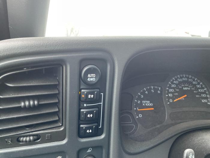 2003 chevrolet avalanche 1500 with 174308 miles for sale near elk-river, minnesota 1eb538cd8cf44a1bae7f351fbb225c30.jpg