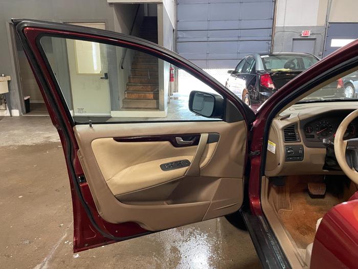 2001 Volvo XC70