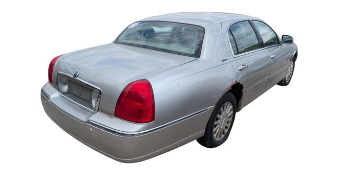 2003 lincoln town-car signature for sale near elk-river, minnesota 1eeb157fceaf451b8416a892580d780e.jpg