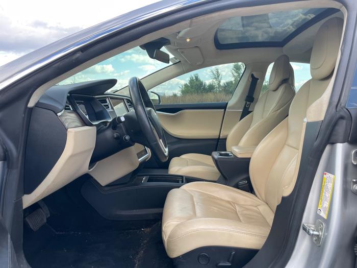 2017 tesla model-s 75d-awd with 101172 miles for sale near elk-river, minnesota 1eebd0b9a3a541759388fb03f0d62e5d.jpeg