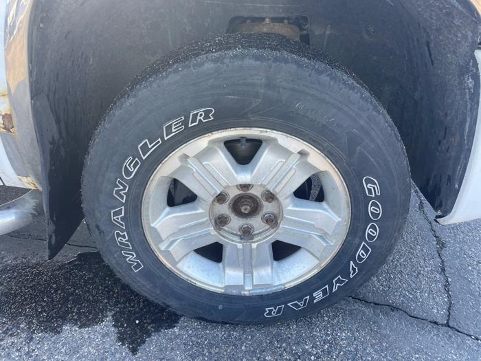 2008 chevrolet silverado-1500 ls-crew-cab-4wd with 151821 miles for sale near st.-cloud, minnesota 1f250349cb824debb77c13a16cd8dee8.jpeg