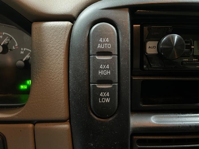 2002 ford explorer xlt-4wd with 136256 miles for sale near elk-river, minnesota 1f43271f21534179bc03a02ab5614917.jpeg