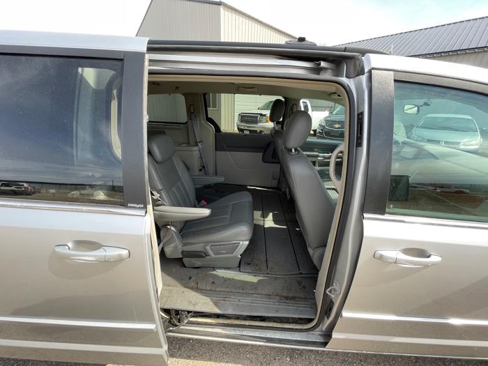 2008 chrysler town-&-country touring with 237369 miles for sale near elk-river, minnesota 1f45858b7edb48f3b004015757d11edd.jpeg