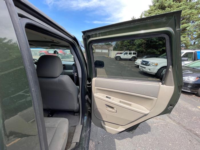 2006 jeep grand-cherokee laredo-4wd with 232265 miles for sale near spring-lake-park, minnesota 1f5c12e145db4733b9b65d7287e8b10d.jpeg