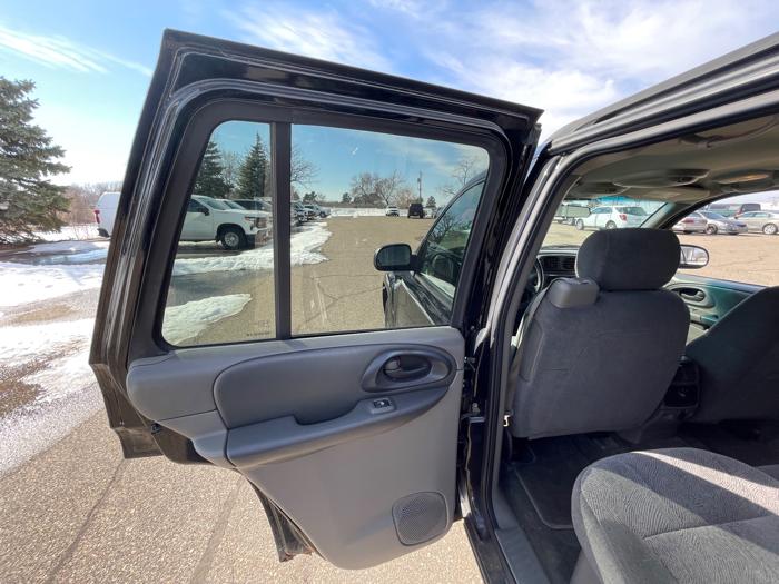 2003 chevrolet trailblazer ls-4wd with 128822 miles for sale near fridley, minnesota 1f775c034a784405822c2dc4b6622cd6.jpeg