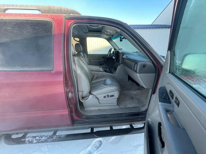 2006 chevrolet suburban 1500-4wd with 211968 miles for sale near elk-river, minnesota 1f9ce79e47ae4943b3ed6c8017096f5e.jpeg