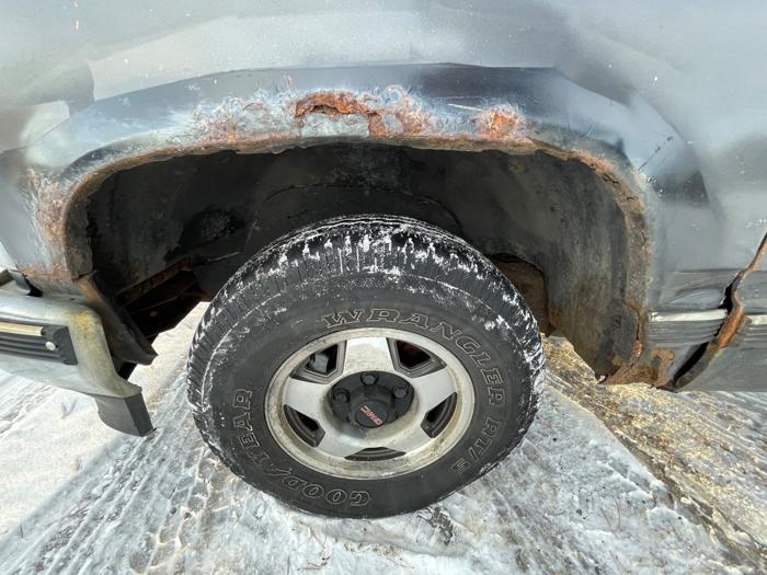 1991 gmc sierra-c-k-1500 reg.-cab-8-ft.-bed-2wd with 176147 miles for sale near elk-river, minnesota 1fbeb9982c184ffba01f40ba49a19212.jpeg