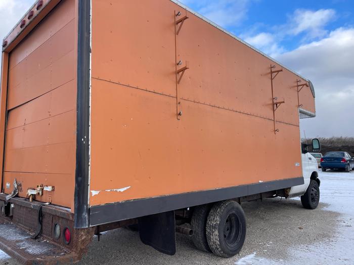 2004 ford e-350 with 195489 miles for sale near elk-river, minnesota 202074315d8c4673a0b02538ad273893.jpg
