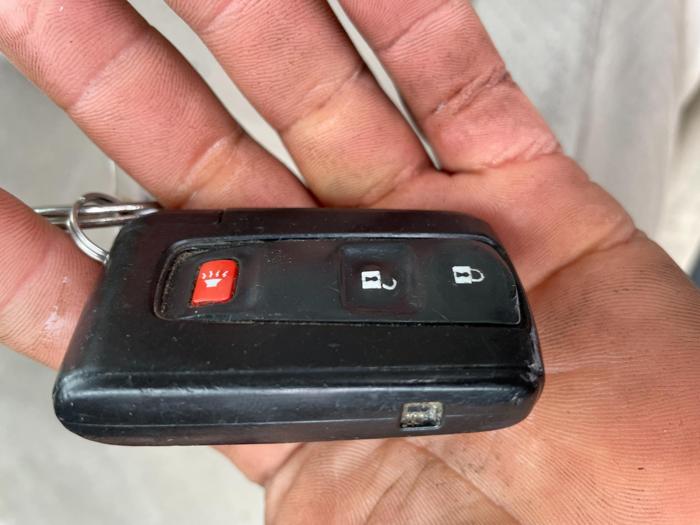 2005 toyota prius with 275592 miles for sale near elk-river, minnesota 204472e445544fe69ee2fca49df574ba.jpg