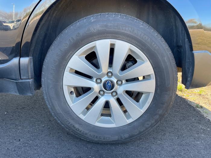 2017 subaru outback 2.5i-premium with 178364 miles for sale near rochester, minnesota 20dd99282a0b4e41831e50bf08de0140.jpeg