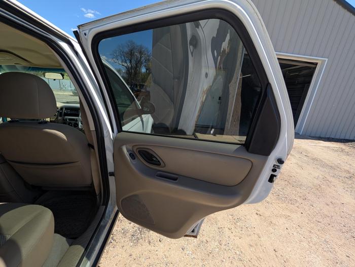 2005 ford escape xlt-4wd with 181896 miles for sale near elk-river, minnesota 21502571bf1f46acad99d9b2bf67a33a.jpg