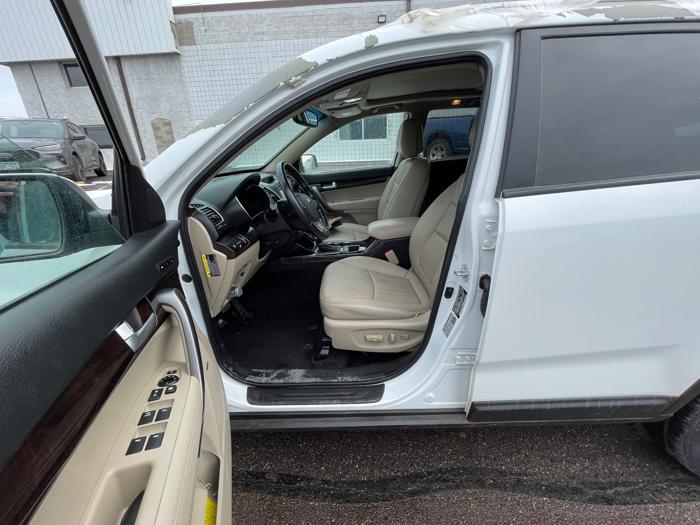 2014 kia sorento ex-v6-2wd with 62812 miles 2193890bf4844518a92074a5aa0ac30c.jpeg