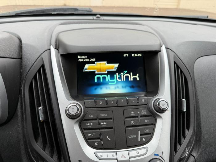 2014 chevrolet equinox lt with 202941 miles for sale near roseville, mn 220fb5b4b6dd43de83aa70a8716885a8.jpg