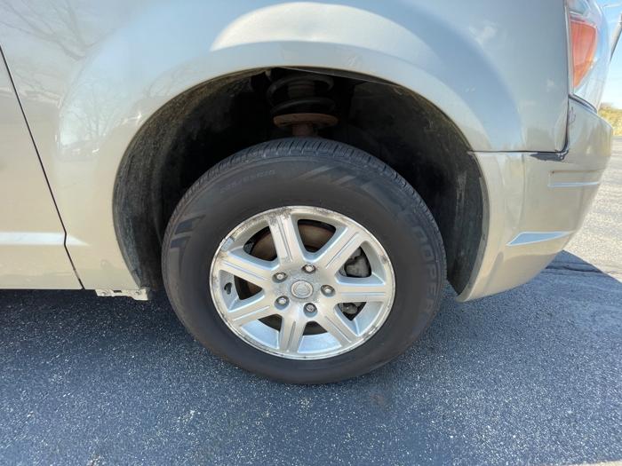 2009 chrysler town-&-country touring with 240699 miles for sale near clearwater, minnesota 222bd291bbd245ec969aa7022f4c0d5b.jpeg