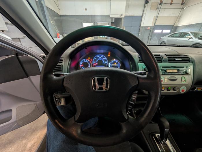 2004 honda civic-hybrid sedan-with-cvt with 142924 miles for sale near elk-river, minnesota 225a47deaca7481e97238caf1a89f14a.jpg