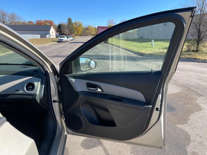 2014 chevrolet cruze ls-auto with 92945 miles for sale near elk-river, minnesota 227c4fde5213438682870782e9ed647a.jpeg