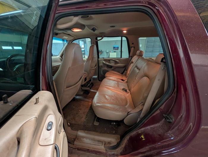 2001 ford expedition xlt-4wd with 169685 miles for sale near elk-river, minnesota 227e33b6ca2e4e30949f6dbaf505fc94.jpg