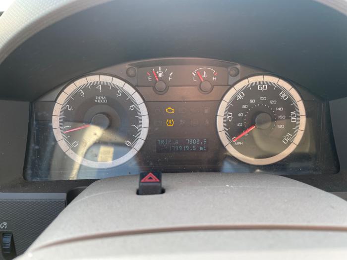 2009 ford escape xlt-4wd-v6 with 179919 miles for sale near fridley, minnesota 229e504df69a4c05a61c0fa6c2313924.jpeg