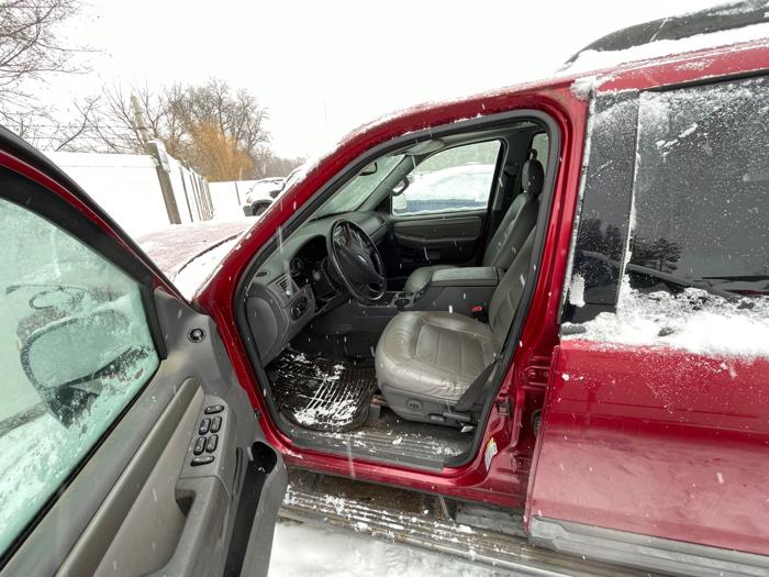 2005 ford explorer xlt-4.6l-4wd with 133843 miles for sale near elk-river, minnesota 22e3c77b322a4fc7bcf6f43beec4e3d1.jpeg