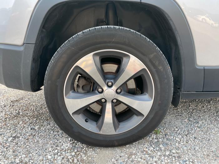 2020 jeep cherokee limited-4wd with 154732 miles for sale near elk-river, minnesota 23335b07ac38466cbe37e52b5955aa31.jpeg