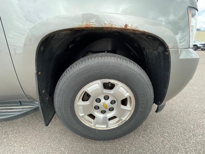 2009 chevrolet suburban lt1-1500-4wd with 253232 miles for sale near redwood-falls, minnesota 2339bb6ee4614935ac5040172a9b72be.jpeg