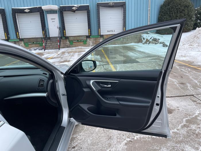 2017 nissan altima 2.5-s with 153306 miles 23634ca7767e470c80bc45ba2f02f331.jpeg