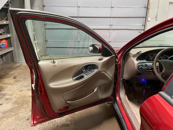 1999 Ford Taurus