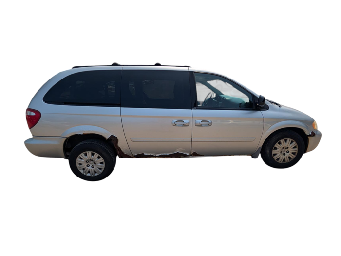 2006 chrysler town-&amp;-country lx with 222575 miles for sale near elk-river, minnesota 23755e9750314550958e680a22051d69.png