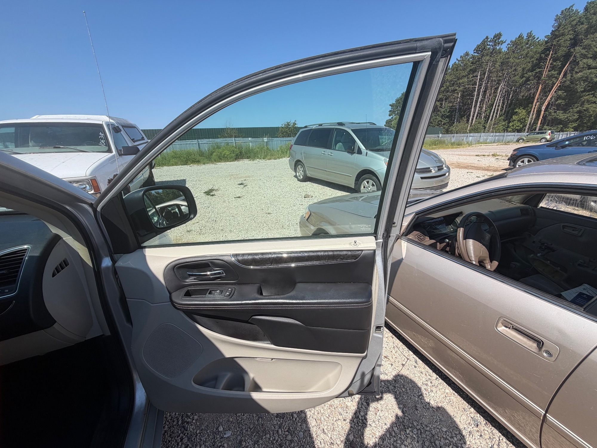 2011 chrysler town-&amp;-country touring with 128014 miles for sale near elk-river, minnesota 237f535a0a9a4b1f89d733748e8aefee.jpeg
